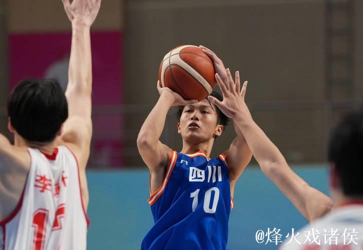 广东2将缺席揭幕战，山西酝酿1换1交易，广厦捡到宝，新疆注册新外援